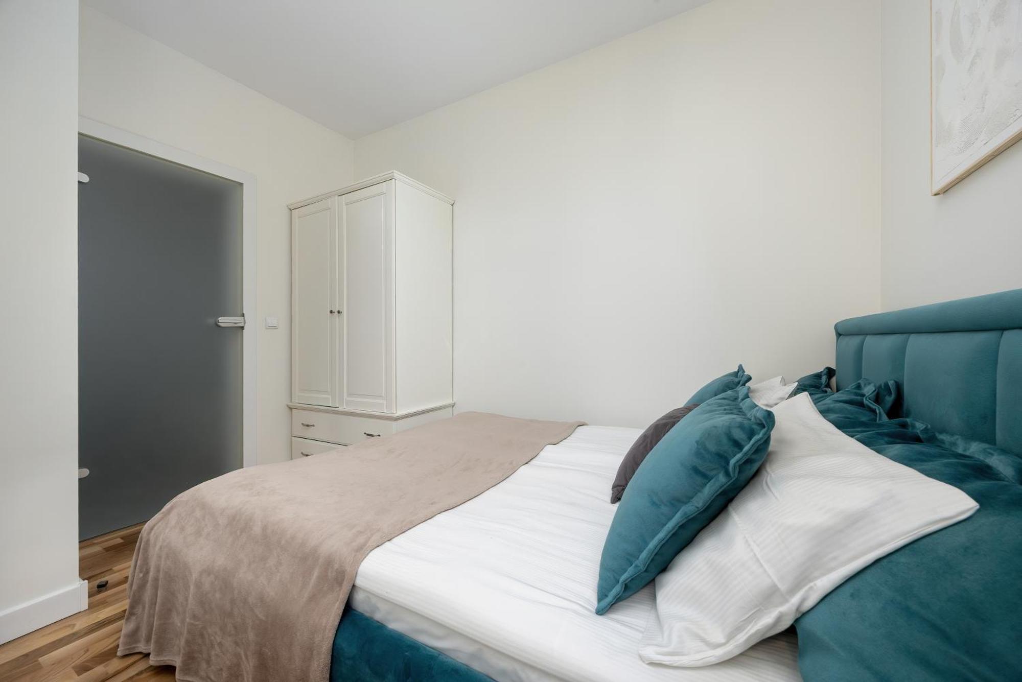 Apartment Rakowska Warsaw Wlochy By Noclegi Renters Eksteriør bilde